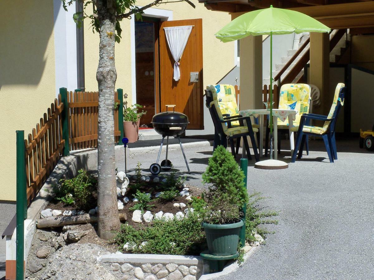 Ferienwohnung Haus Mary Russbach am Pass Gschütt Exterior foto